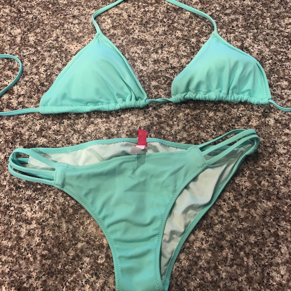 Blue VS Bikini!